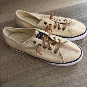 NEW (W8) Sperry Cream Canvas Boat Sneakers with Tan Leather Laces